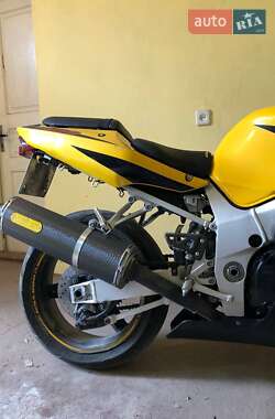 Спортбайк Suzuki GSX-R 600 2001 в 
