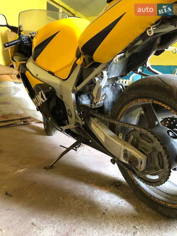 Спортбайк Suzuki GSX-R 600 2001 в Залещиках