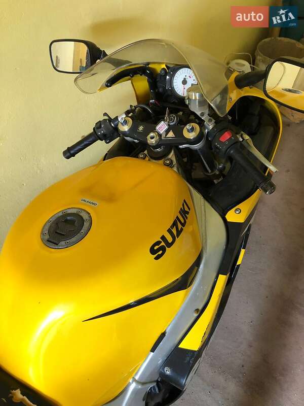 Спортбайк Suzuki GSX-R 600 2001 в Залещиках