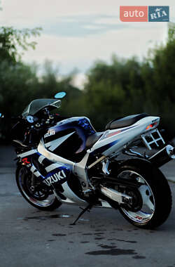 Спортбайк Suzuki GSX-R 600 2003 в 