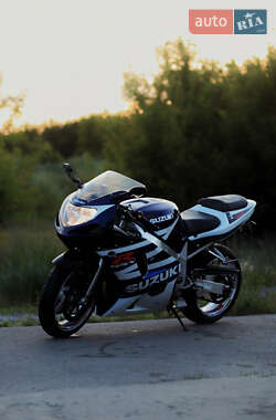 Спортбайк Suzuki GSX-R 600 2003 в 