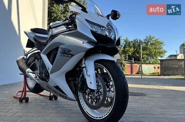 Спортбайк Suzuki GSX-R 600 2008 в 