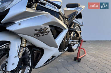 Спортбайк Suzuki GSX-R 600 2008 в 