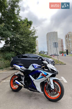 Спортбайк Suzuki GSX-R 600 2007 в 