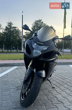 Спортбайк Suzuki GSX-R 600 2005 в 