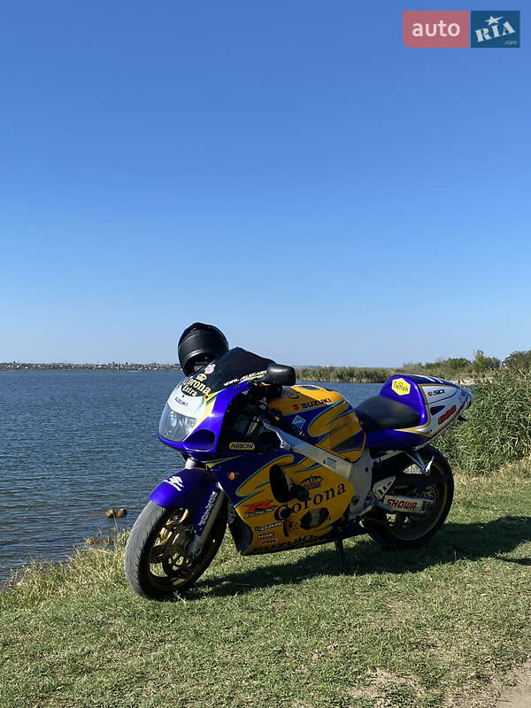 Спортбайк Suzuki GSX-R 600 2000 в Одессе