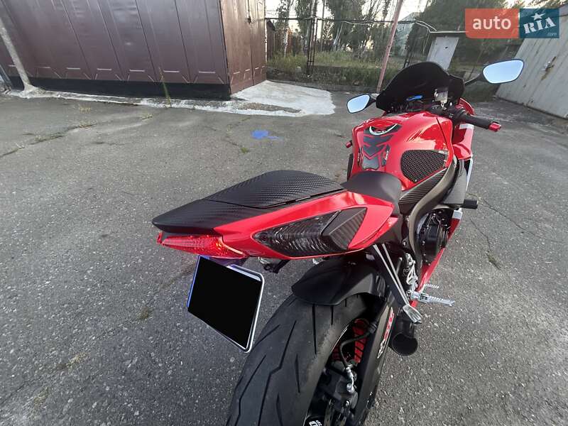 Спортбайк Suzuki GSX-R 600 2012 в Киеве