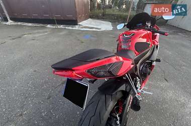 Спортбайк Suzuki GSX-R 600 2012 в 