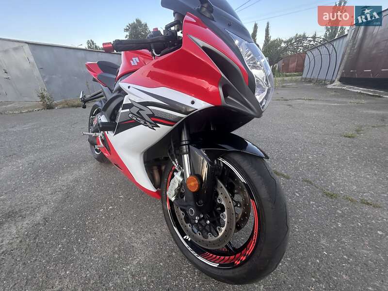 Спортбайк Suzuki GSX-R 600 2012 в Киеве
