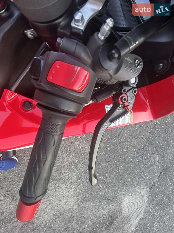 Спортбайк Suzuki GSX-R 600 2012 в Киеве