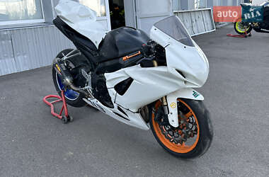 Спортбайк Suzuki GSX-R 600 2008 в 