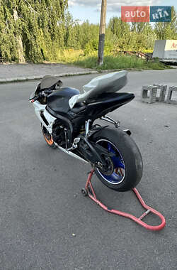 Спортбайк Suzuki GSX-R 600 2008 в 