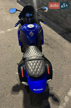 Спортбайк Suzuki GSX-R 600 2007 в 