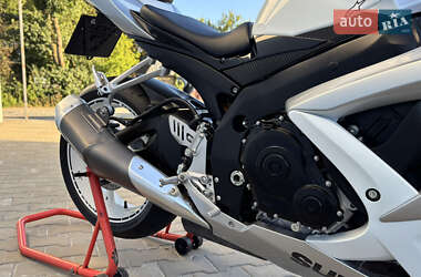 Спортбайк Suzuki GSX-R 600 2008 в 