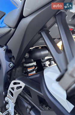 Спортбайк Suzuki GSX-R 600 2011 в 