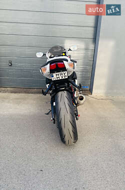 Спортбайк Suzuki GSX-R 600 2019 в 