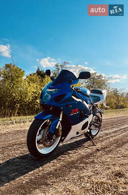 Спортбайк Suzuki GSX-R 600 2004 в 