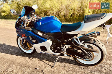 Спортбайк Suzuki GSX-R 600 2004 в 