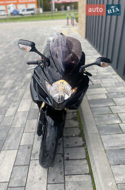 Спортбайк Suzuki GSX-R 600 2006 в 