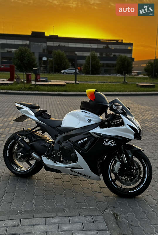 Спортбайк Suzuki GSX-R 600 2023 в Львові фото 5 Спортбайк Suzuki GSX-R 600 2023 в Львові