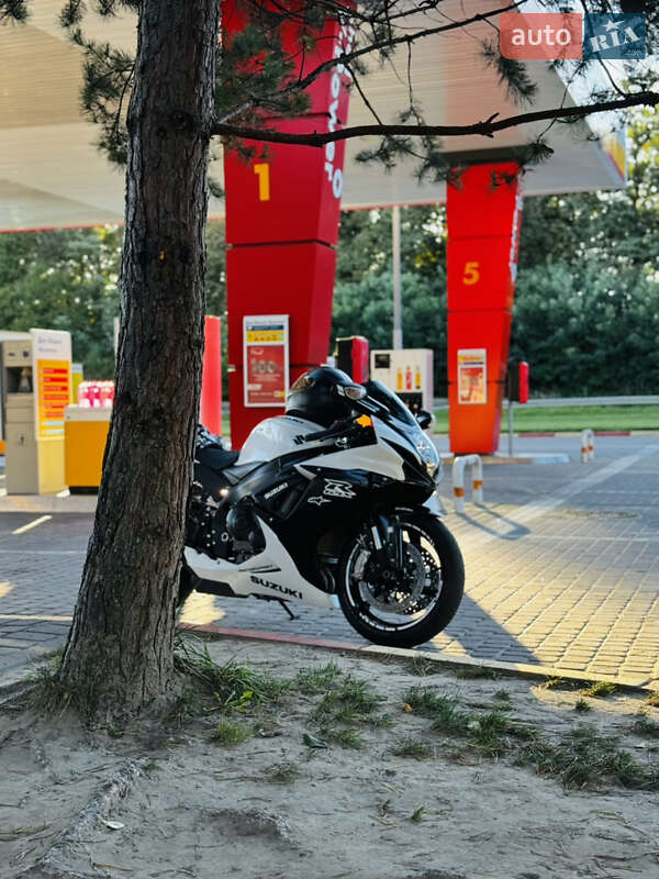 Спортбайк Suzuki GSX-R 600 2023 в Львові фото 17 Спортбайк Suzuki GSX-R 600 2023 в Львові