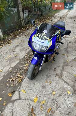 Спортбайк Suzuki GSX-R 600 2000 в 