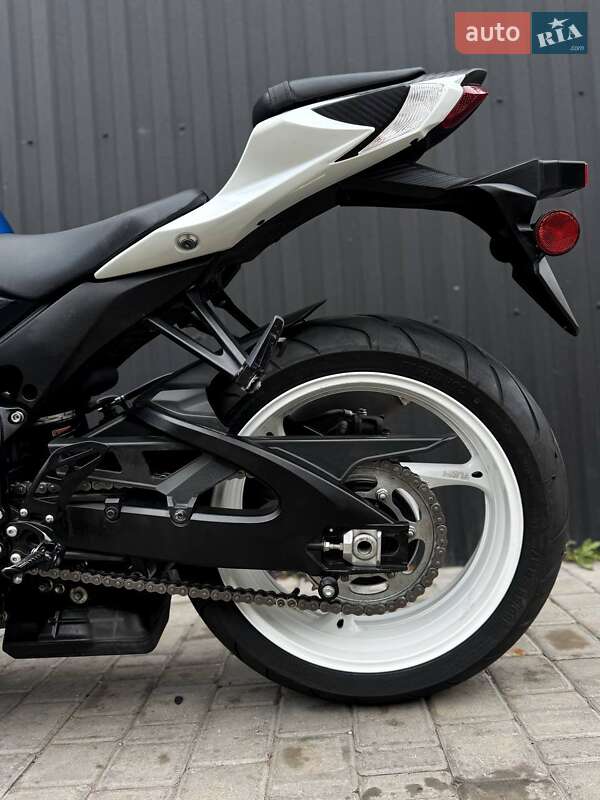 Спортбайк Suzuki GSX-R 600 2019 в Одессе фото 3 Спортбайк Suzuki GSX-R 600 2019 в Одессе