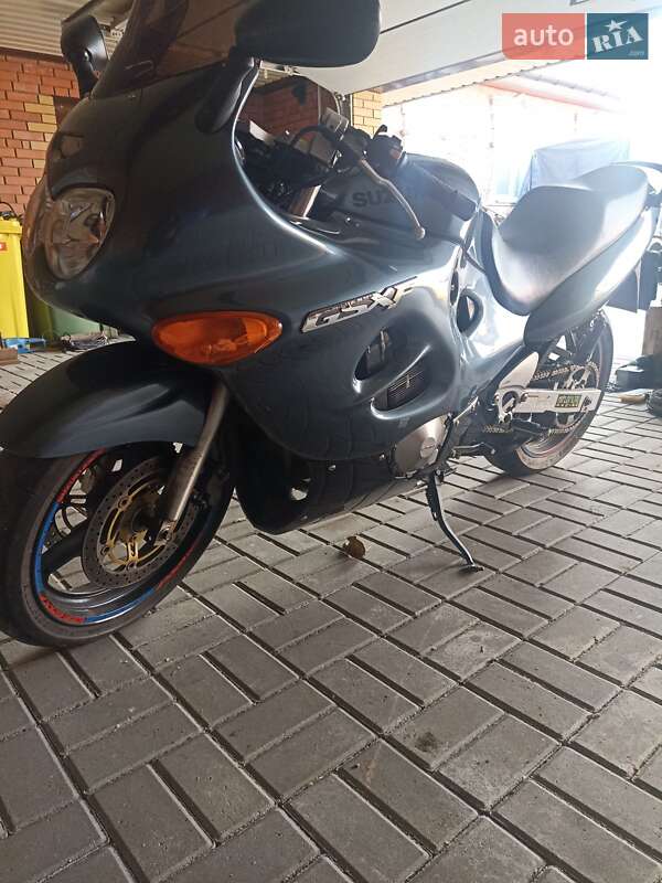 Мотоцикл Спорт-туризм Suzuki GSX-R 750 2000 в Черкассах фото 4 Мотоцикл Спорт-туризм Suzuki GSX-R 750 2000 в Черкассах