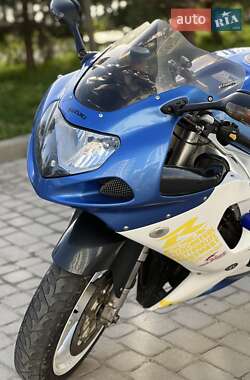 Спортбайк Suzuki GSX-R 750 2000 в 