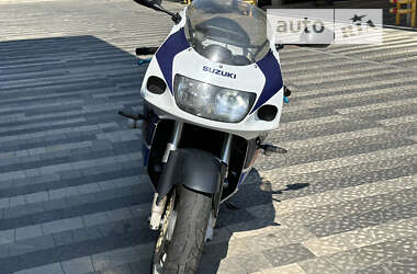 Спортбайк Suzuki GSX-R 750 1998 в 