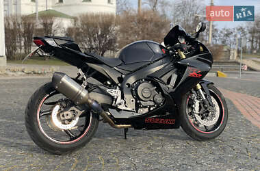 Спортбайк Suzuki GSX-R 750 2011 в 