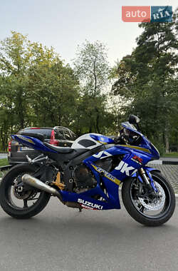 Спортбайк Suzuki GSX-R 750 2006 в 