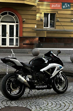 Спортбайк Suzuki GSX-R 750 2009 в 