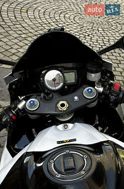 Спортбайк Suzuki GSX-R 750 2009 в 