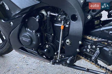 Спортбайк Suzuki GSX-R 750 2016 в 