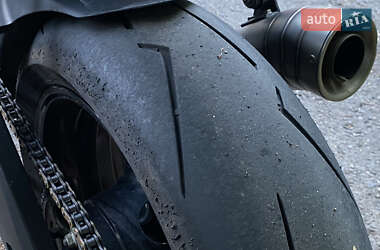 Спортбайк Suzuki GSX-R 750 2016 в 