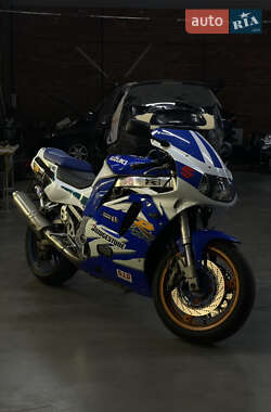 Спортбайк Suzuki GSX-R 750 1995 в 