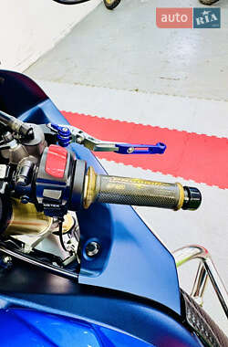 Спортбайк Suzuki GSX-R 750 2013 в 