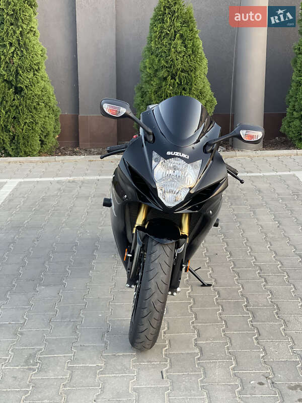 Спортбайк Suzuki GSX-R 750 2024 в Одессе фото 21 Спортбайк Suzuki GSX-R 750 2024 в Одессе