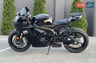 Спортбайк Suzuki GSX-R 750 2024 в 