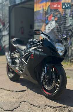 Спортбайк Suzuki GSX-R 750 2013 в 