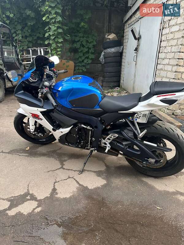 Спортбайк Suzuki GSX-R 750 2011 в Киеве