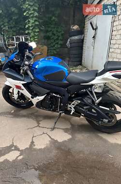 Спортбайк Suzuki GSX-R 750 2011 в 