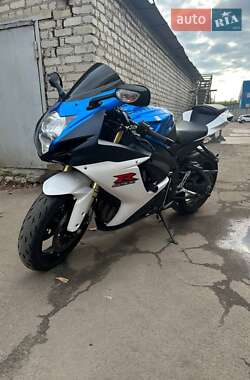 Спортбайк Suzuki GSX-R 750 2011 в 