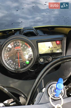 Спортбайк Suzuki GSX-R 750 2005 в 