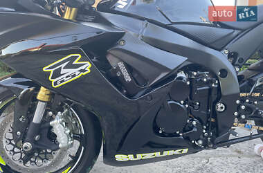 Спортбайк Suzuki GSX-R 750 2019 в 