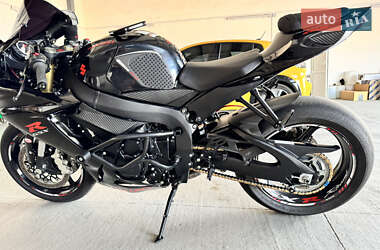 Спортбайк Suzuki GSX-R 750 2019 в 