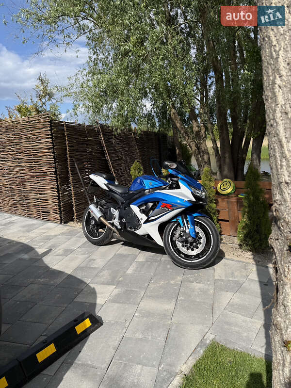 Спортбайк Suzuki GSX-R 750 2009 в Киеве фото 2 Спортбайк Suzuki GSX-R 750 2009 в Киеве