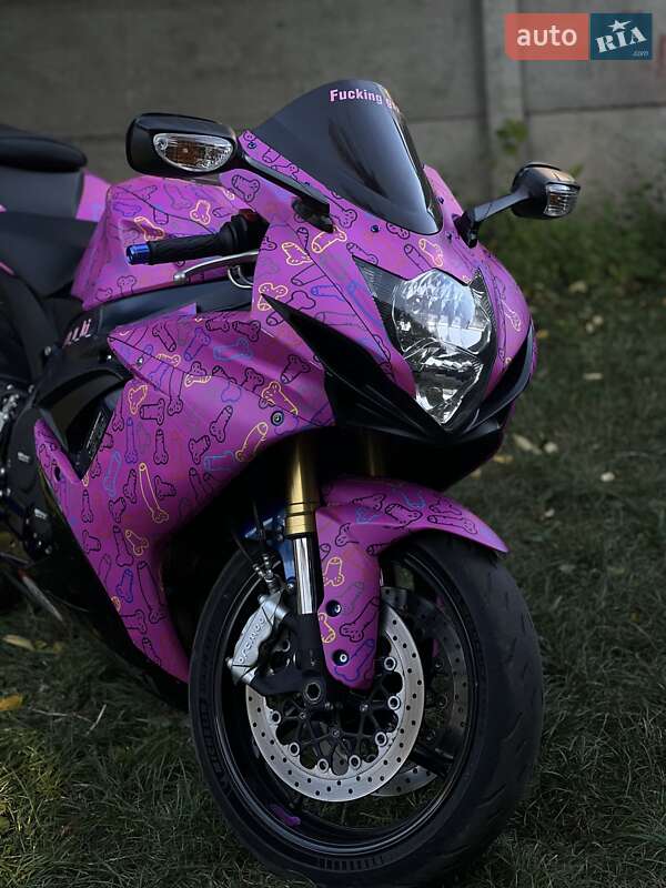 Спортбайк Suzuki GSX-R 750 2011 в 