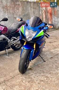 Спортбайк Suzuki GSX-R 750 2011 в 